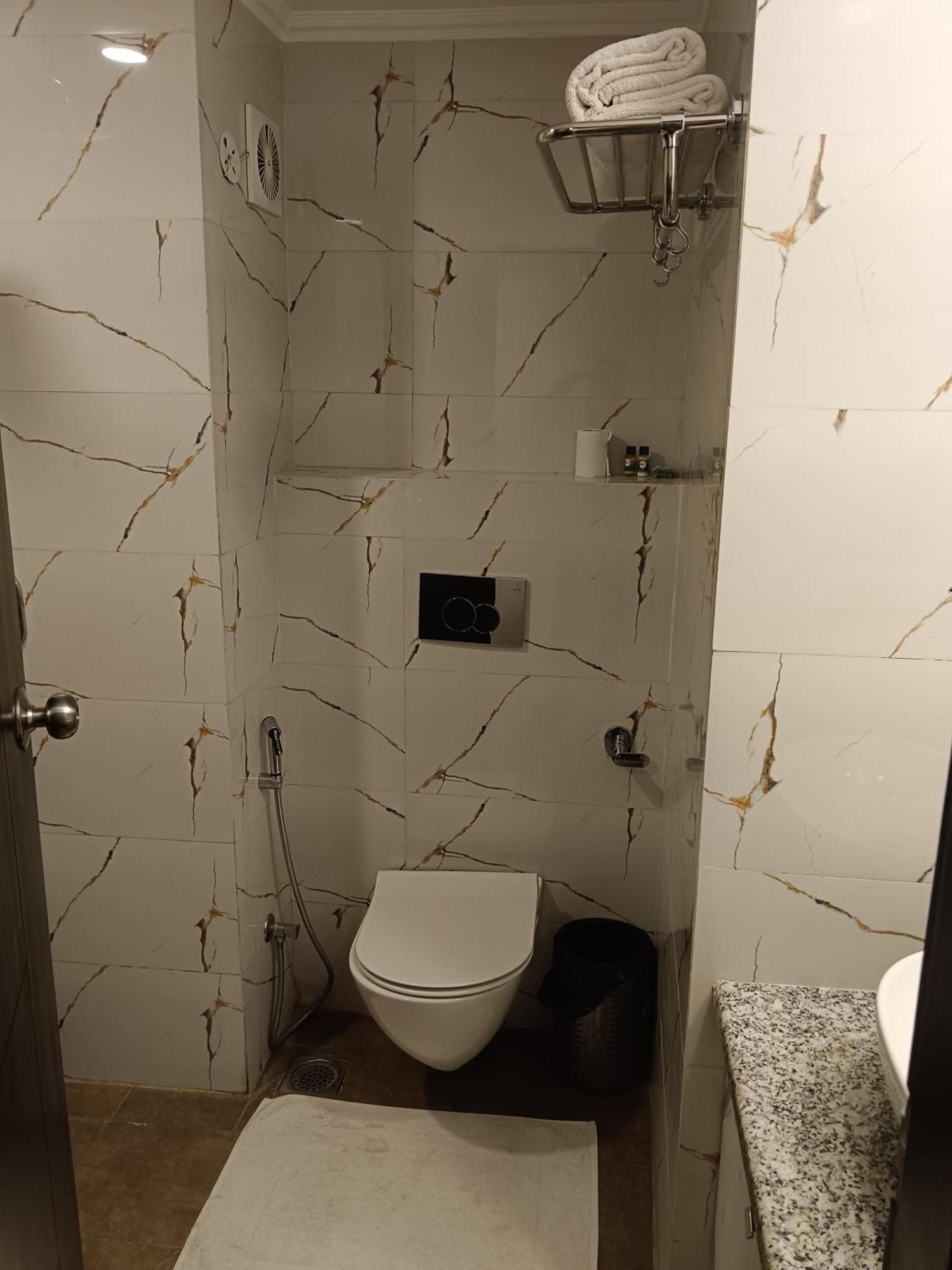 Hotel Wti Airport Grand Delhi New Delhi