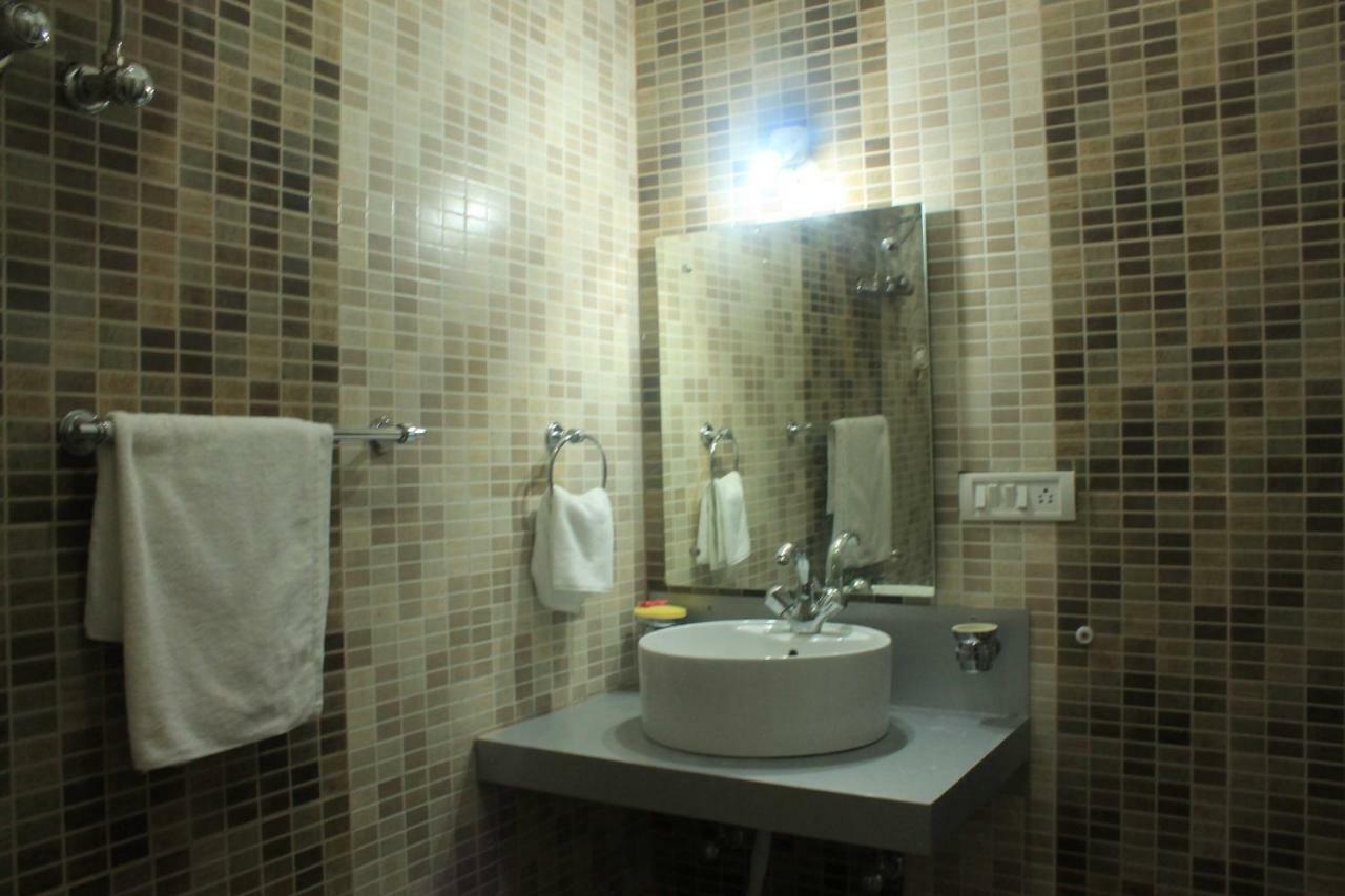 Wti Airport Grand Delhi Hotel New Delhi